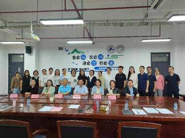 一群人在餐厅里

AI 生成的内容可能不正确。