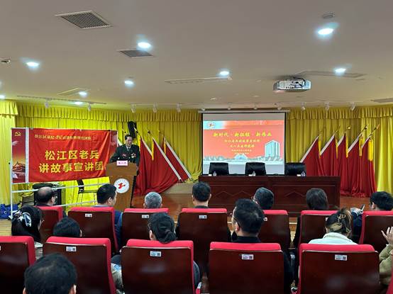 许多人在餐厅里
低可信度描述已自动生成